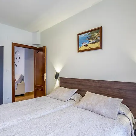Apartamento Paseo Antzieta 31. 1e