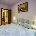 Paseo Antzieta 31. 1e Lägenhet *