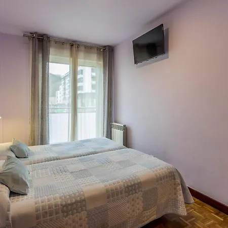 Paseo Antzieta 31. 1e Apartamento