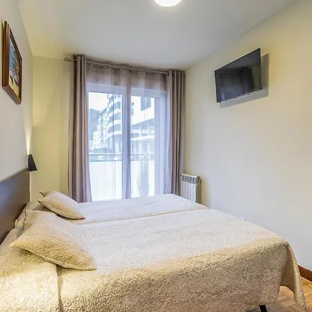 Paseo Antzieta 31. 1e Apartamento