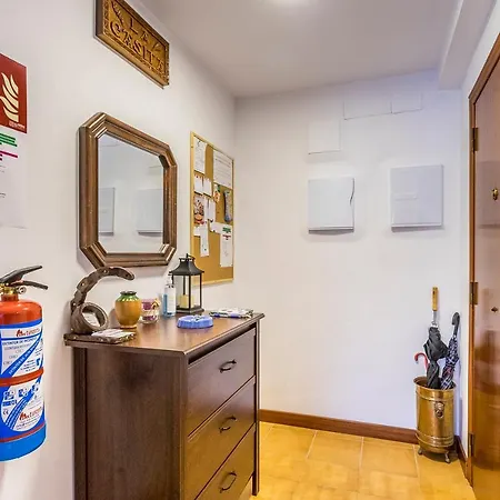 Paseo Antzieta 31. 1e Apartment *