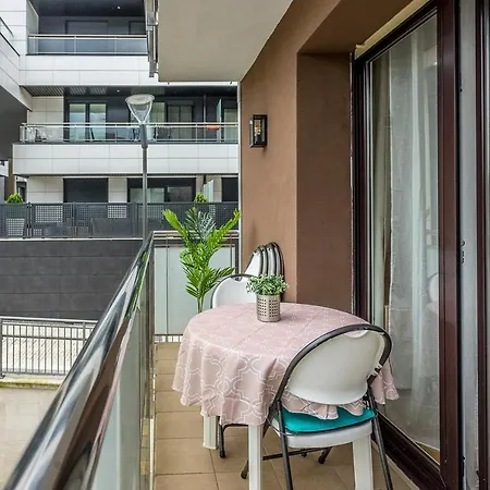 Paseo Antzieta 31. 1e Apartamento