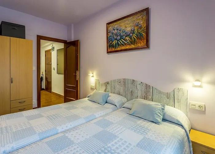 Paseo Antzieta 31. 1e Appartement *