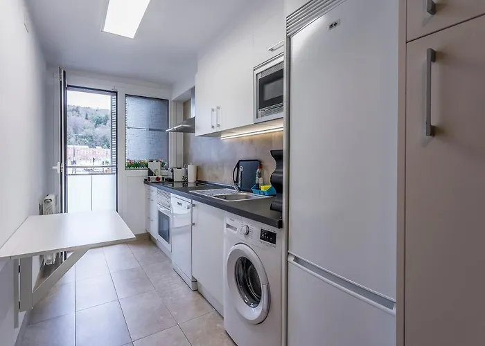 Paseo Antzieta 31. 1e Appartement