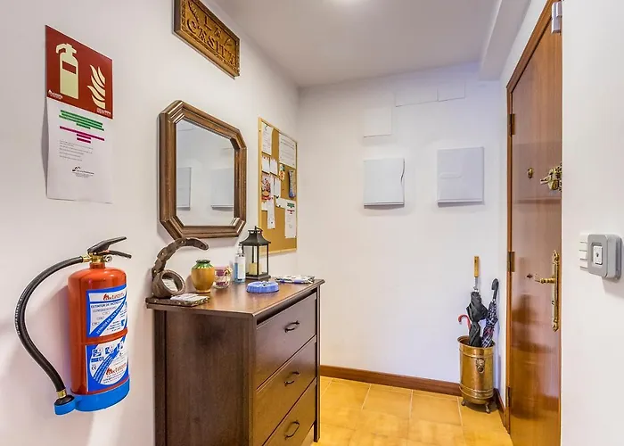 Paseo Antzieta 31. 1e Apartamento *