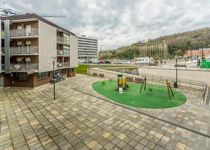 Paseo Antzieta 31. 1e Apartamento *