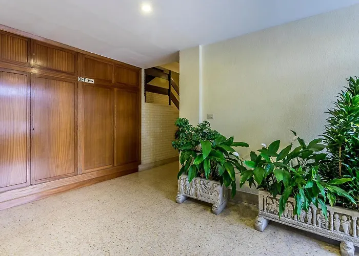 Paseo Antzieta 31. 1e Apartamento
