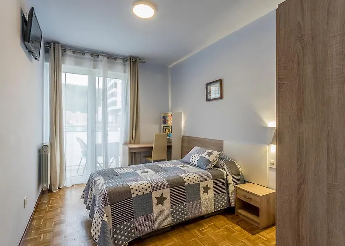 Appartement Paseo Antzieta 31. 1e